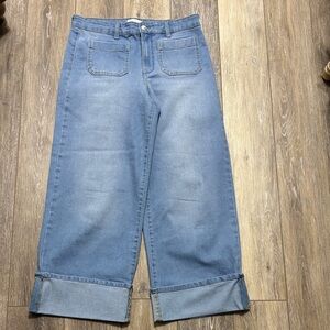 crown & ivy Light Blue wide leg Cropped Jeans size 8
